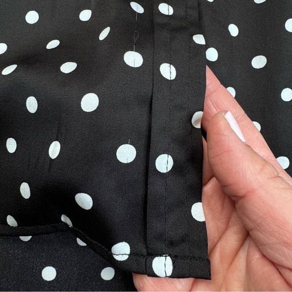 Pomander Place Tuckernuck Adair
Black Polka Dot Boyfriend Button Down Top. Large - Picture 5 of 11